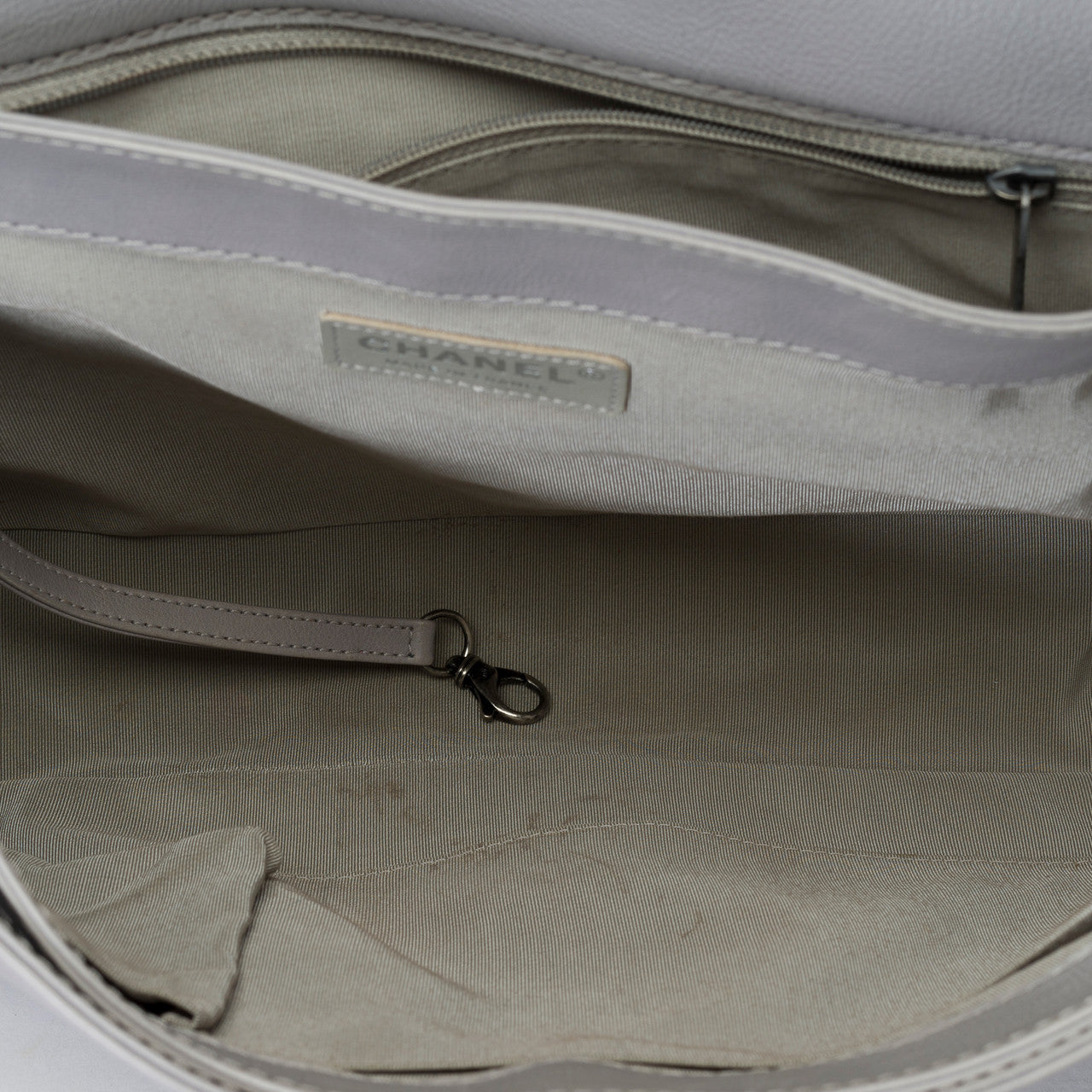 Sac CHANEL Boy en Cuir Gris - 101696