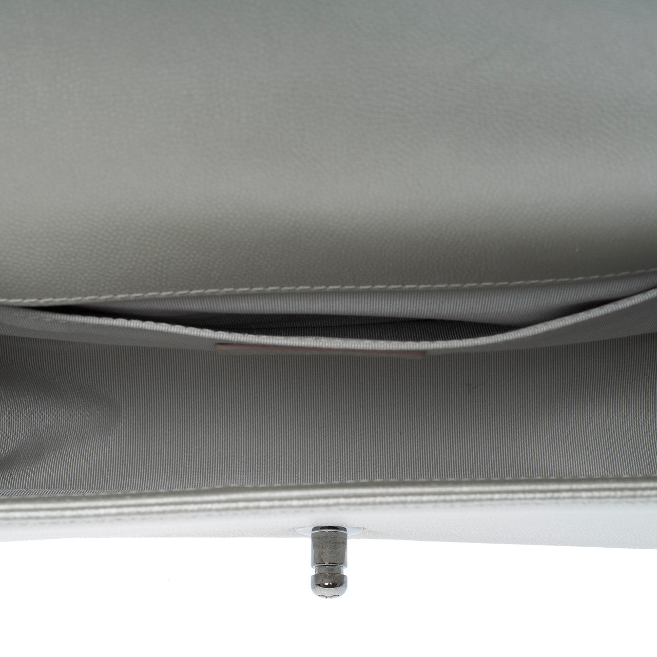 Sac CHANEL Boy en Cuir Argent - 102456