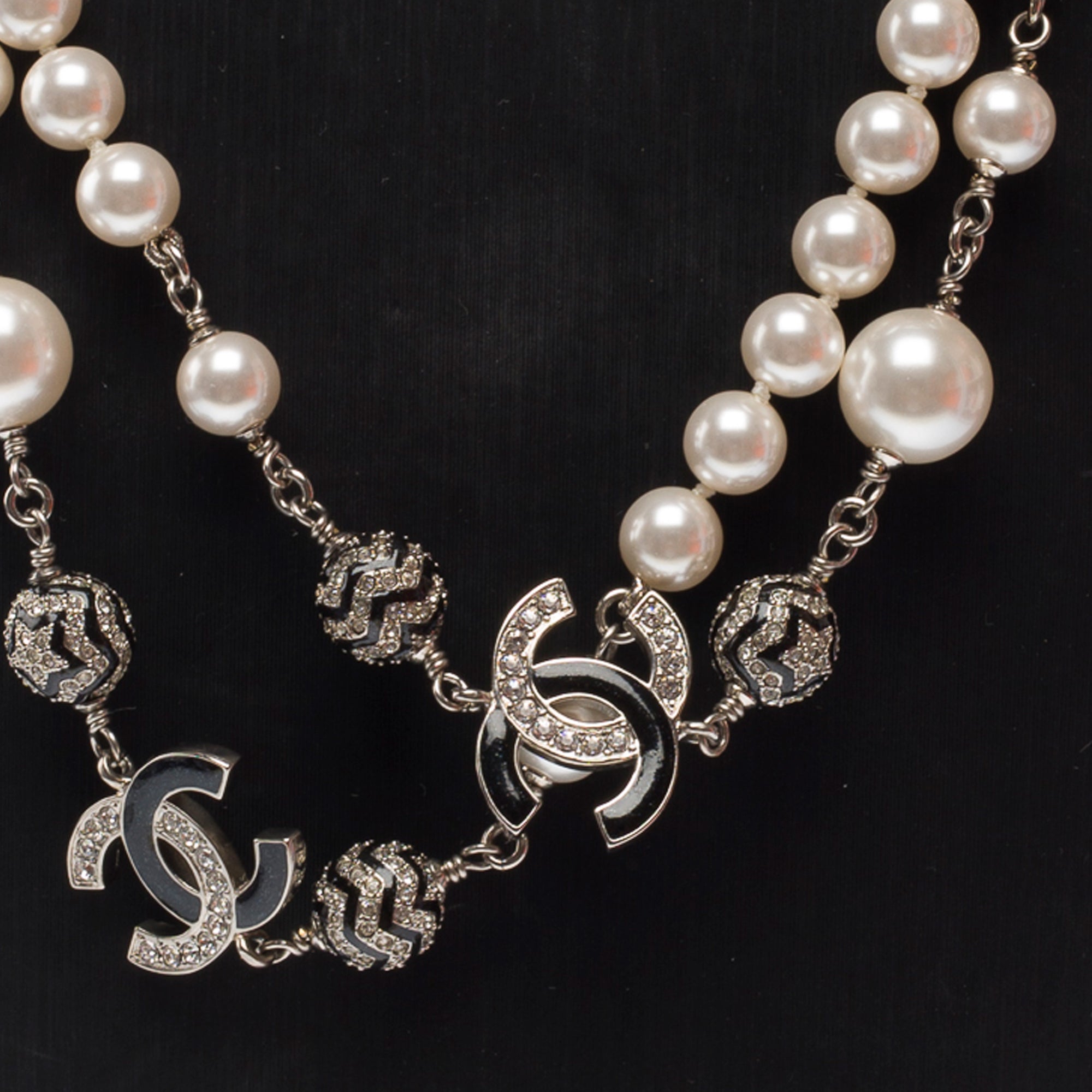 Bijoux CHANEL CC en Perle Blanc - 103521