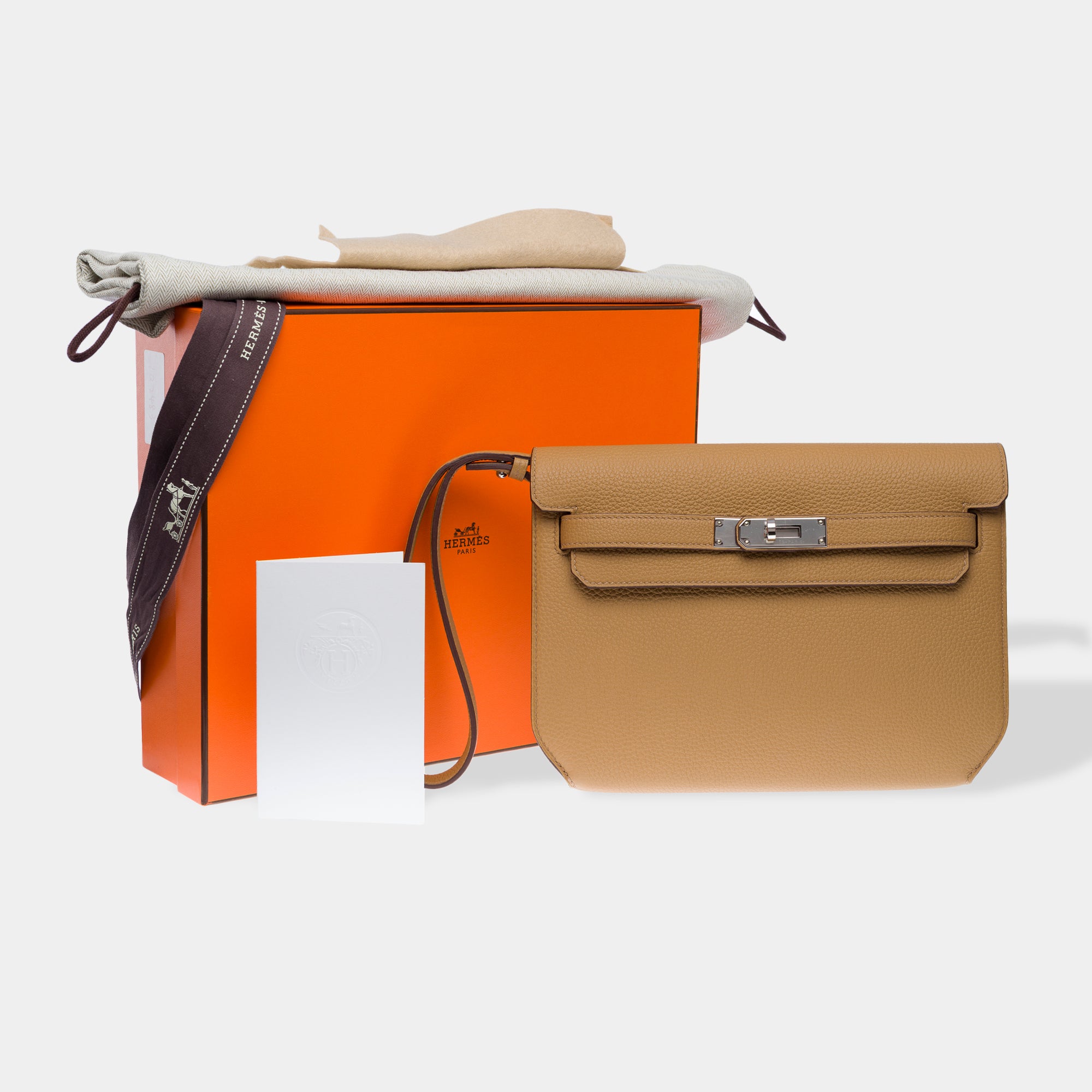 Sac HERMES Kelly Depeches en Cuir Beige - 102483