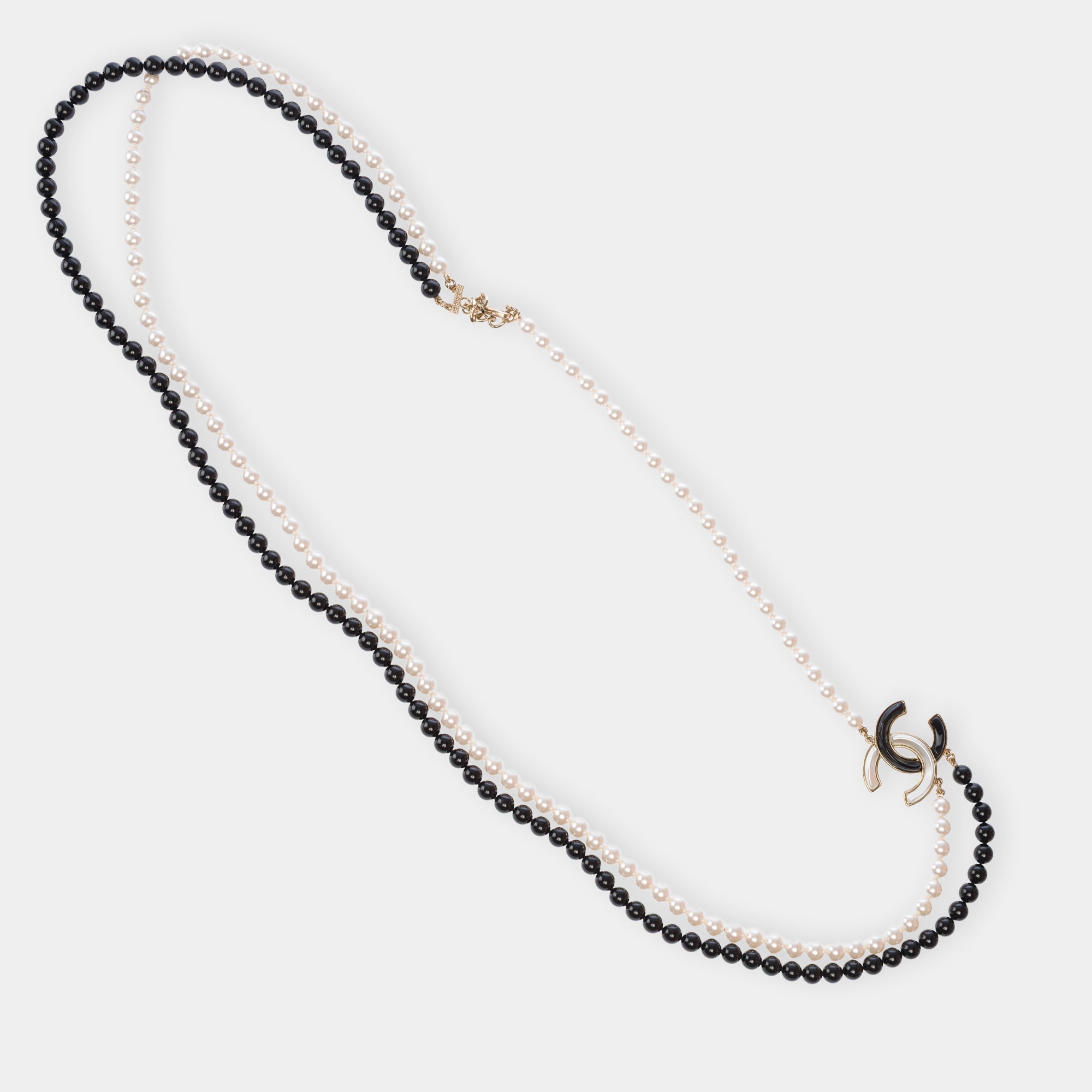 Bijoux CHANEL CC en Perle Noir - 103827