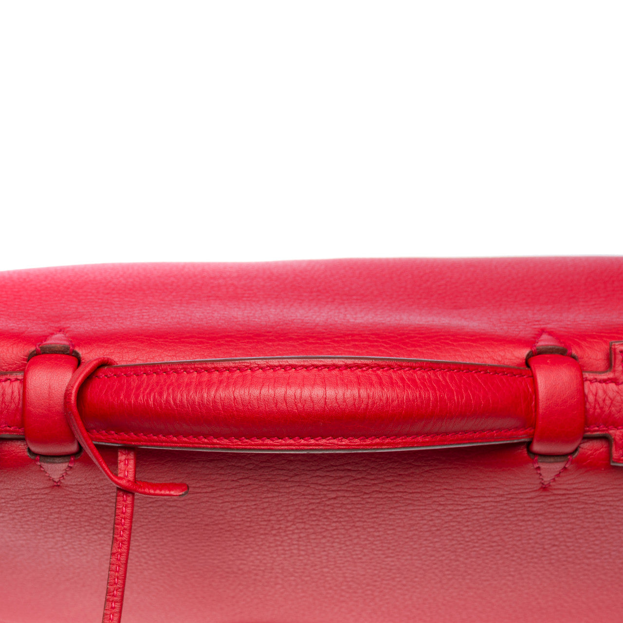 Sac HERMES Sac a depeches en Cuir Rouge - 102192