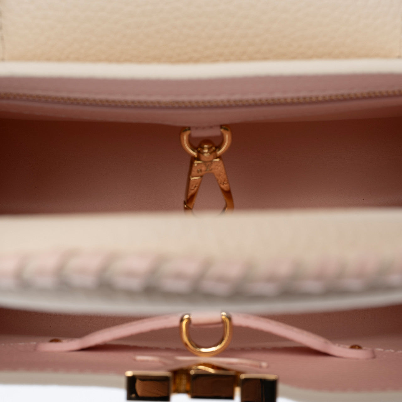 Sac LOUIS VUITTON Capucines en Cuir Rose - 103104