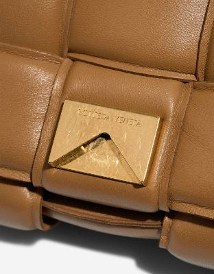 Sac BOTTEGA VENETA Cassette en Cuir Marron - 103235
