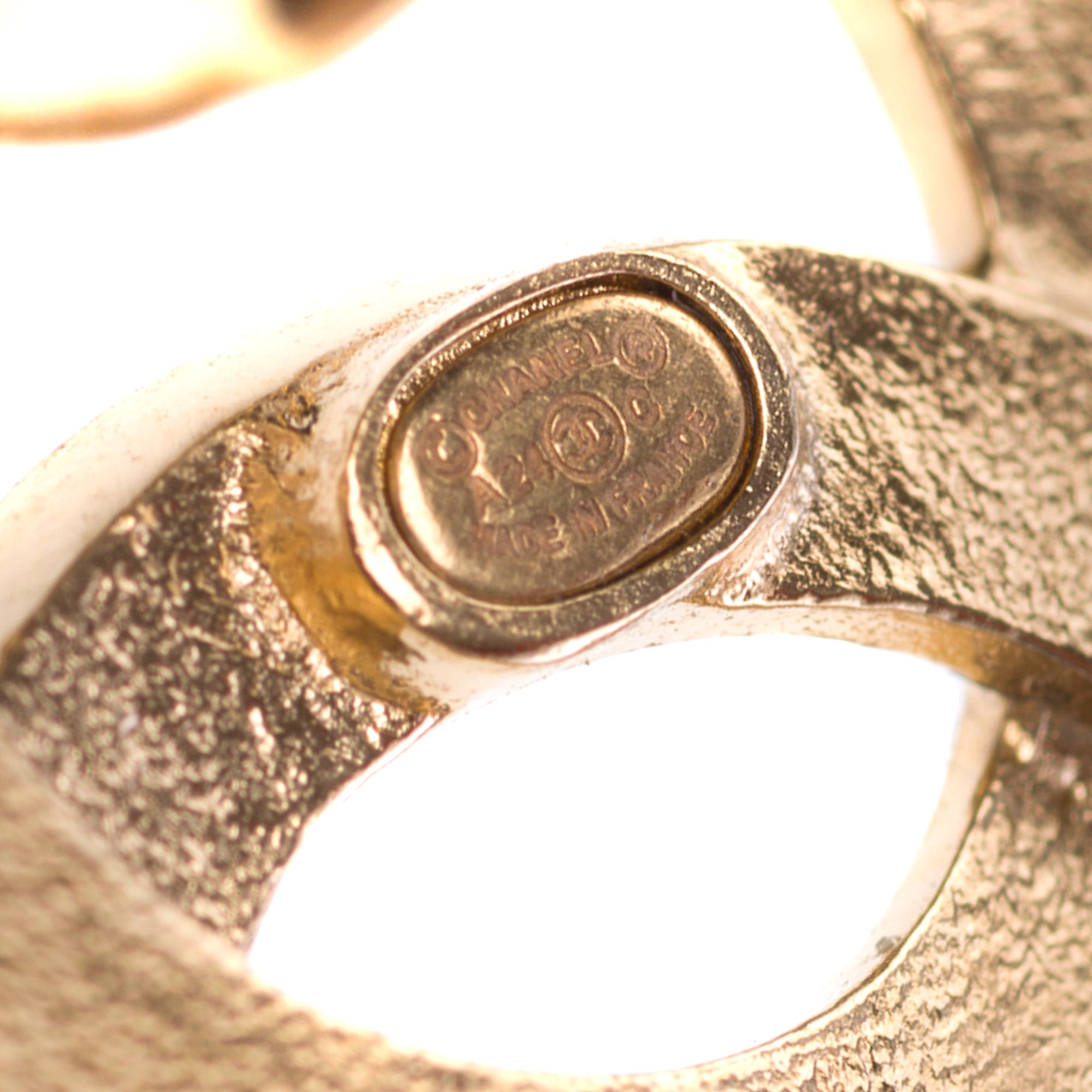Bijoux CHANEL CC en Métal Doré - 103271