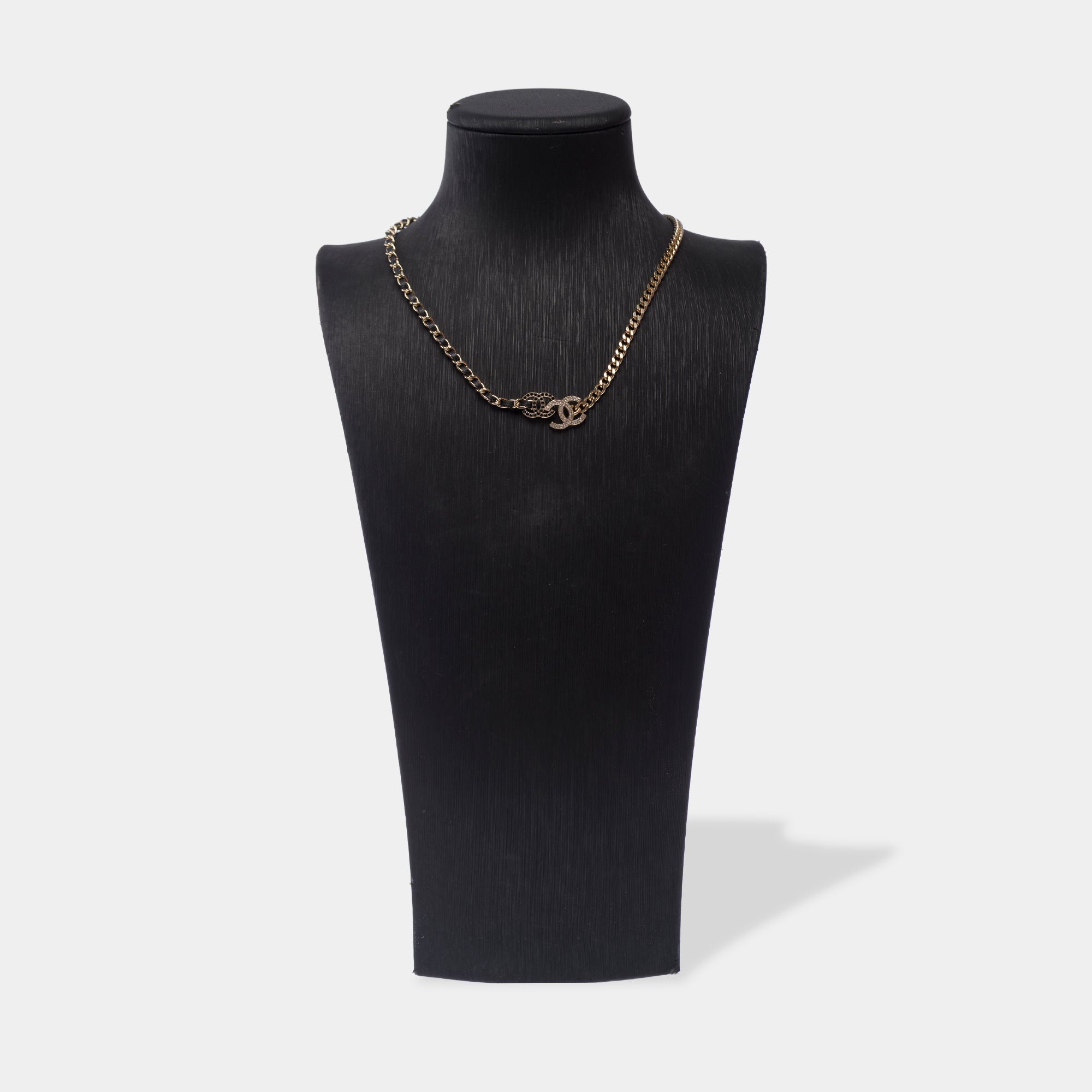 Bijoux CHANEL CC en Métal Doré - 103522