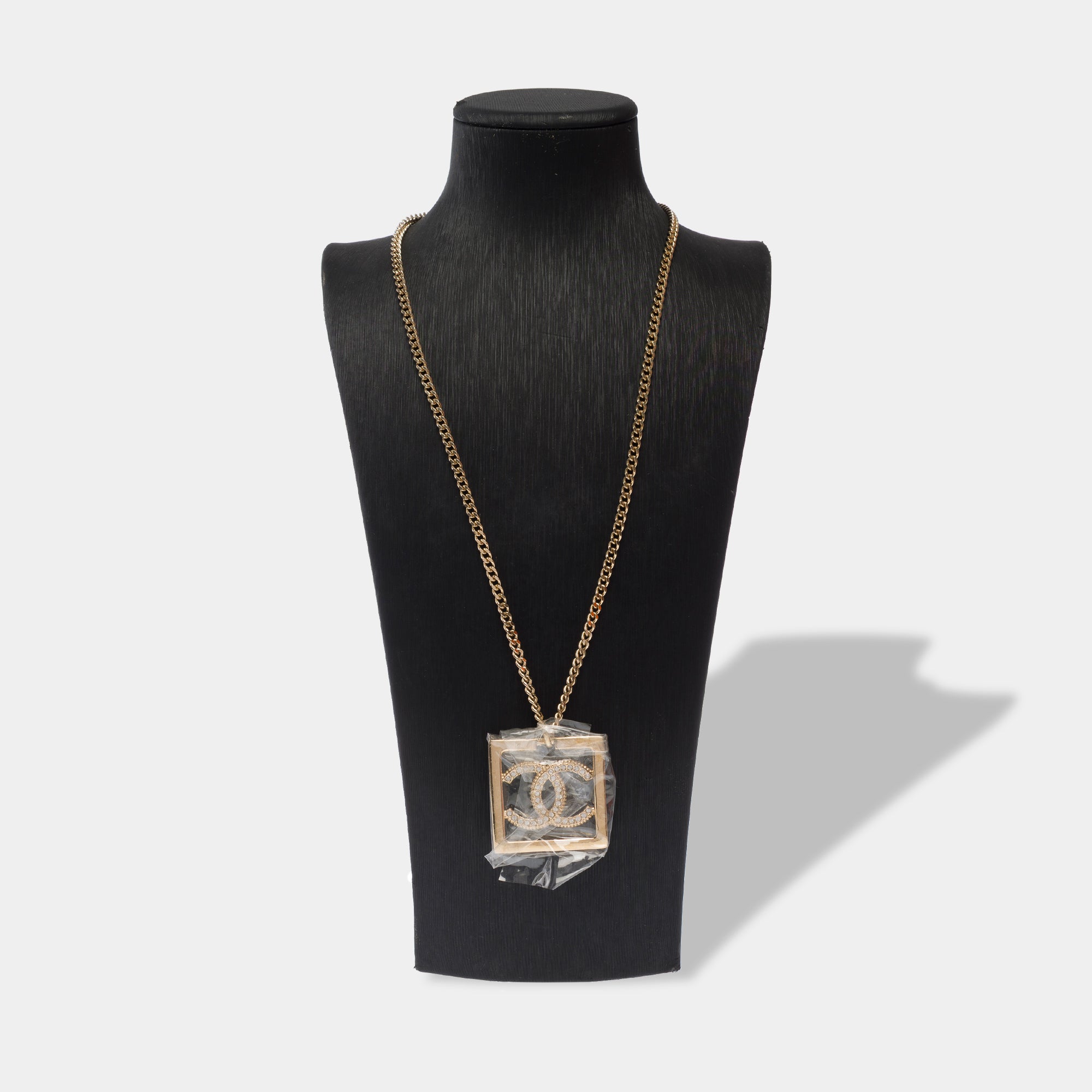 Bijoux CHANEL CC en Métal Doré - 103594