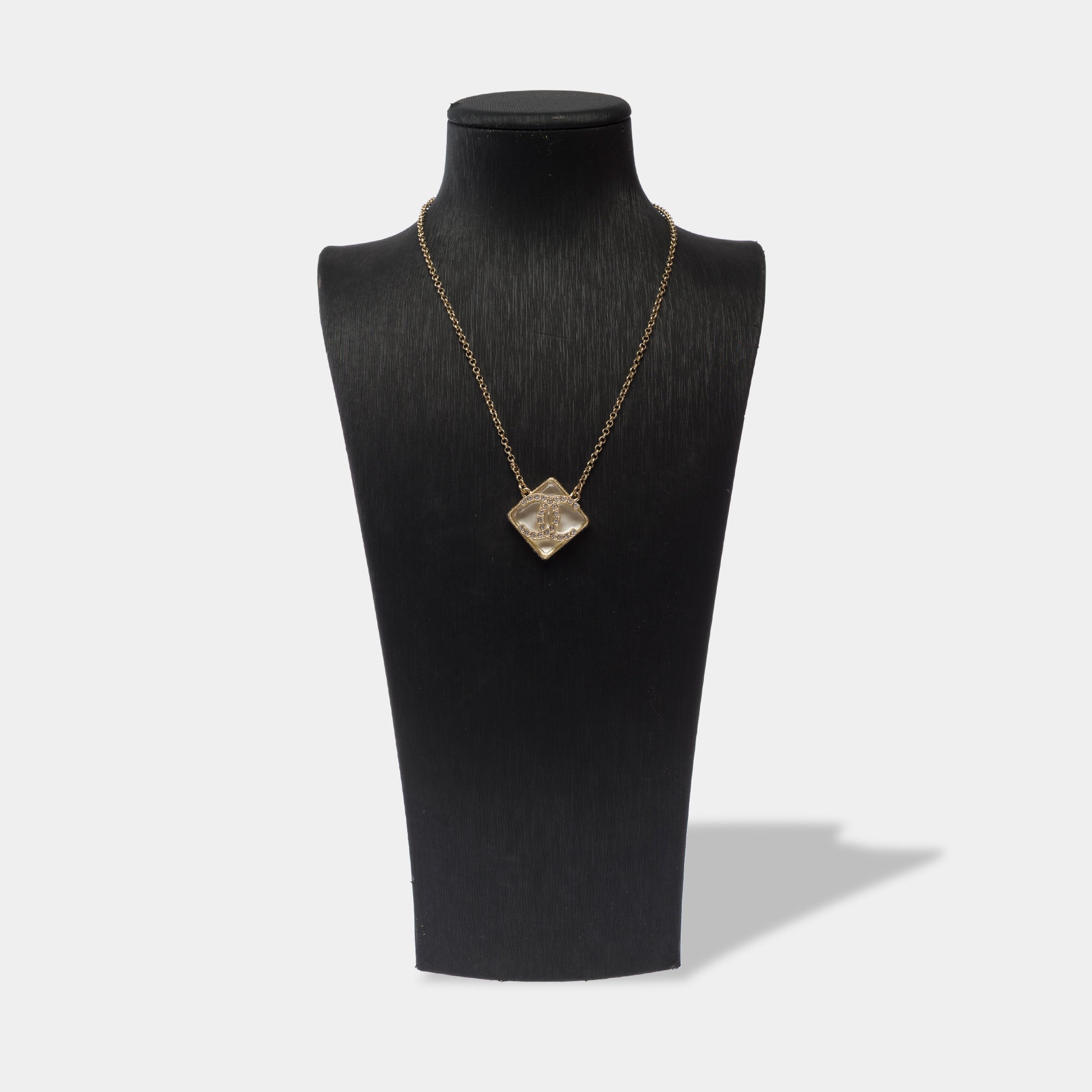Bijoux CHANEL CC en Métal Doré - 103595