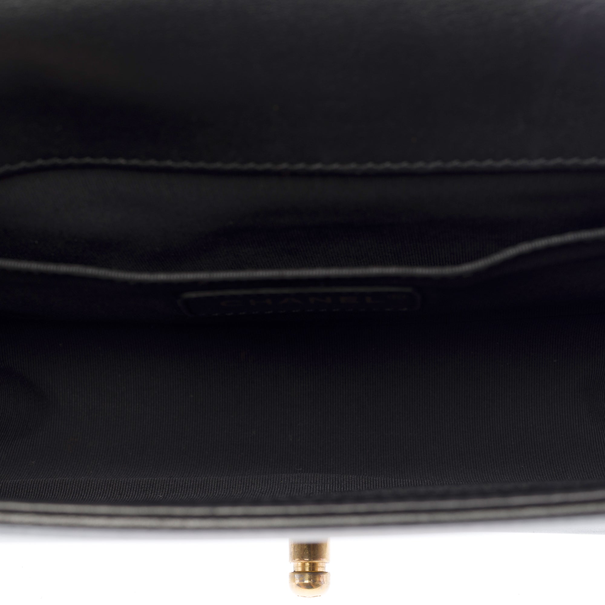 Sac CHANEL Boy en Cuir Noir - 103882