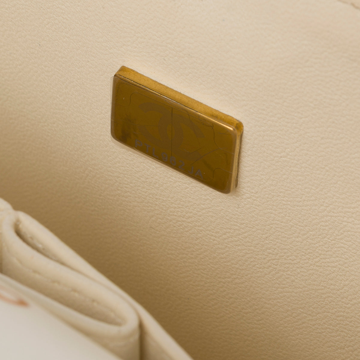 Sac CHANEL Timeless/Classique en Cuir Blanc - 104050